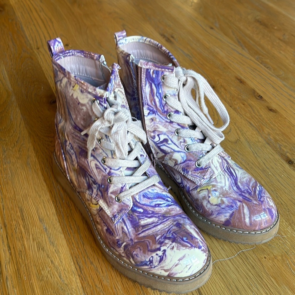 Size 5 Steve Madden purple boots.